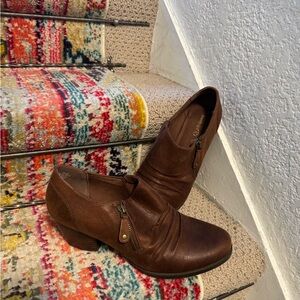 Beartraps stylish and Comfortable. Brown Heeled Boots for Women